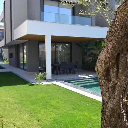 Merkez Sueper Lueks * Çeşme