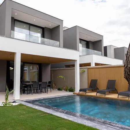 Merkez Sueper Lueks וילה *