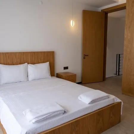 Merkez Sueper Lueks * Çeşme