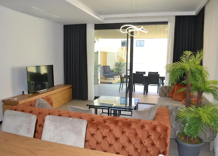 Merkez Sueper Lueks فيلة *