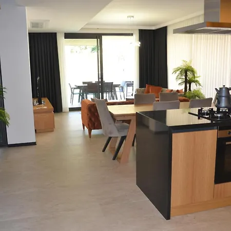 Merkez Sueper Lueks Cesme