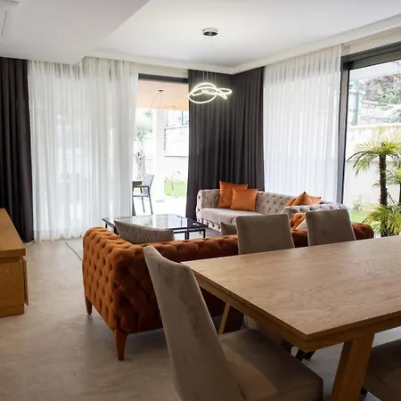 Merkez Sueper Lueks Villa Cesme