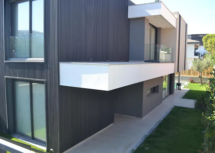 Merkez Süper Lüks Villa *